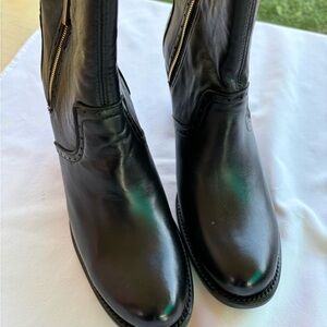 Indomable black leather boots size 9